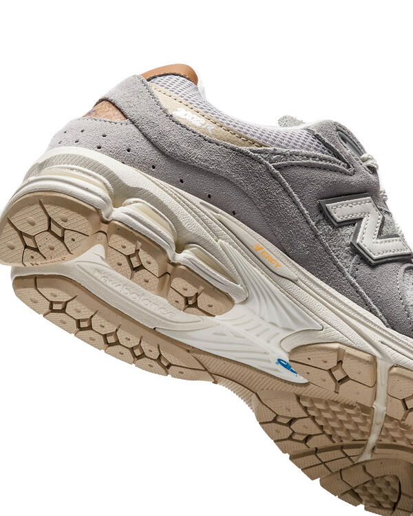 new-balance-m-2002-rsb-
